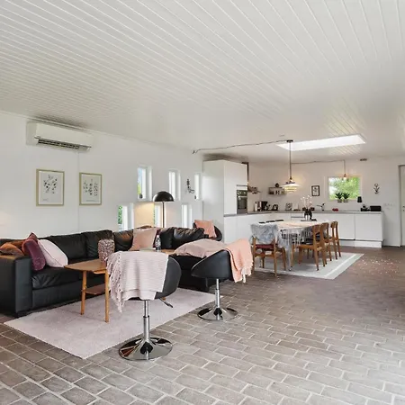 Three-bedroom Thyholm With A Fireplace 06 Semesterbostad Thyholm