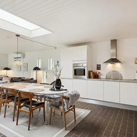 Semesterbostad Three-bedroom Thyholm With A Fireplace 06