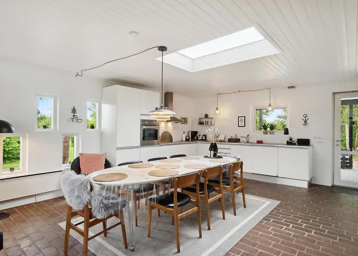 Three-bedroom With A Fireplace 06 Feriehus Thyholm