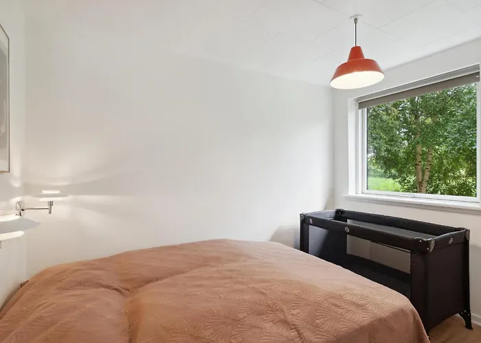Three-bedroom With A Fireplace 06 Feriehus *